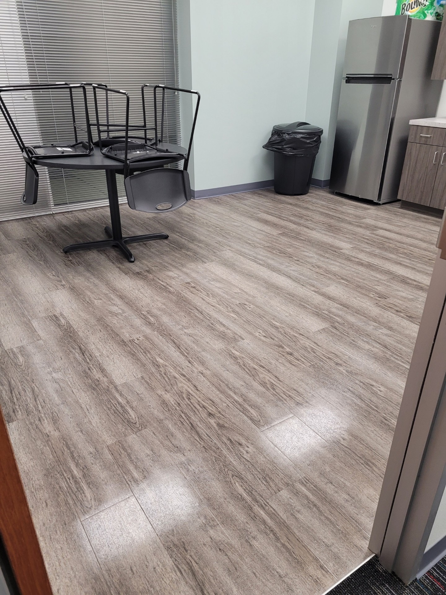 Elite janitorial service in corporate facility